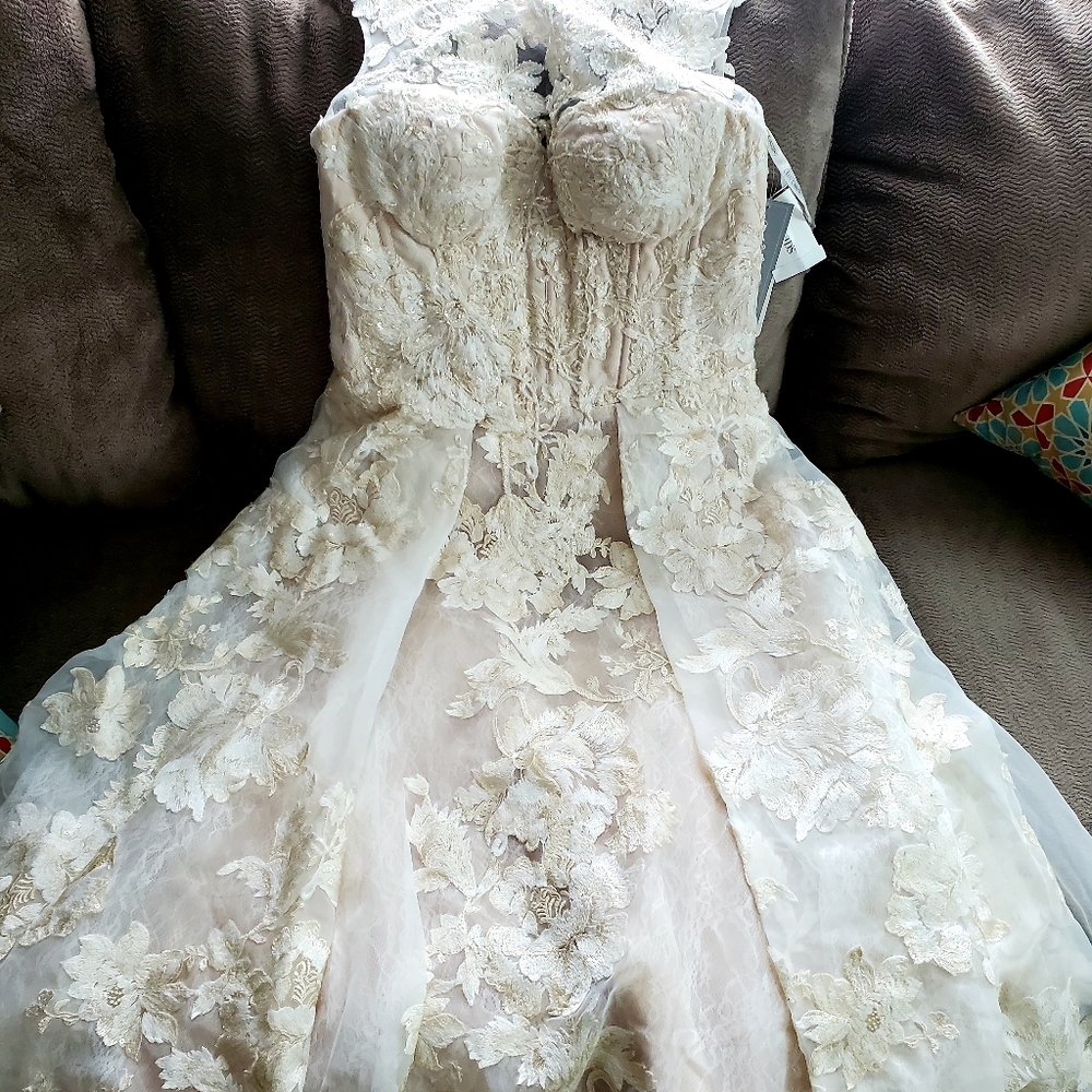 Oleg Cassini wedding dress size 10 CWG658